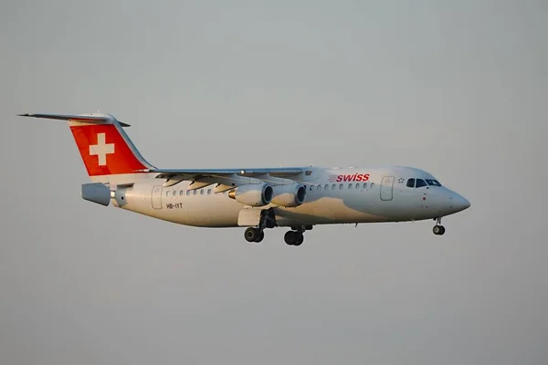 Swiss Aircraft Landing — Stock Photo, Image