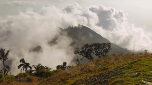 Nubes moviéndose en los Andes — Vídeo de stock