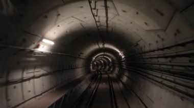 Metro yolculuğu görünümü