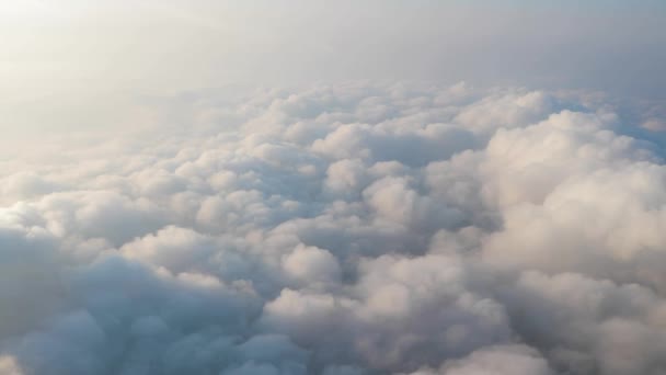 Über den Wolken fliegen — Stockvideo