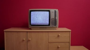 Eski televizyon çekmiyor.