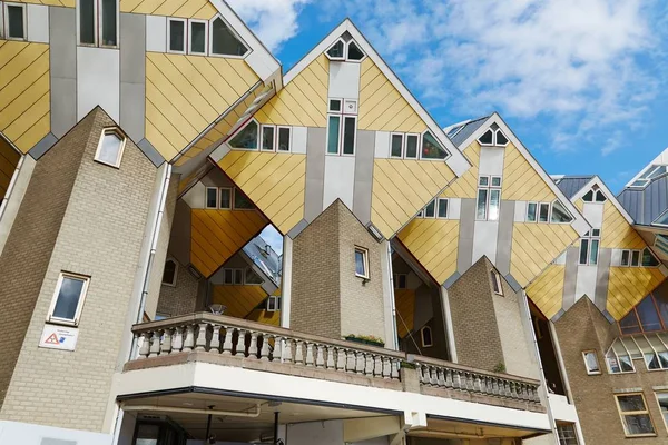 Kostkové domy v Rotterdamu — Stock fotografie