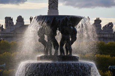 Park güneşli havalarda