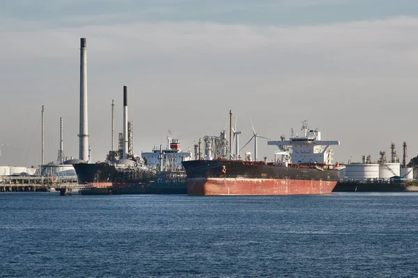 Oil Tanker in Dock — Stock Photo, Image