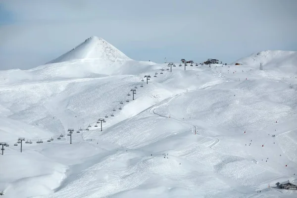 Skiing slopes from the top — Stock Photo, Image