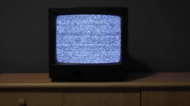 Eski televizyon çekmiyor.