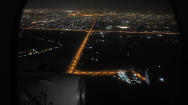 Volando en un avión por la noche, motores a reacción — Vídeos de Stock