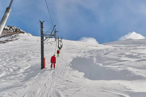 Ski pistes zonnig weer — Stockfoto