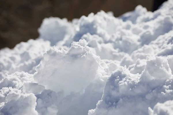 Detalhe da neve brilhando na luz do sol — Fotografia de Stock