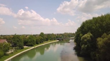 Nehir Tuna Nehri bir köyün havadan görüntüsü