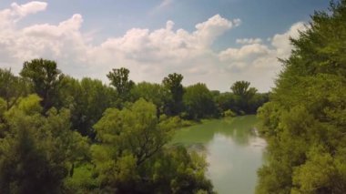 Tuna Nehri manzarası