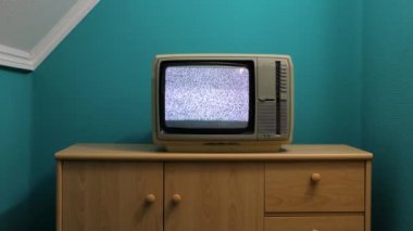 Eski televizyon çekmiyor.