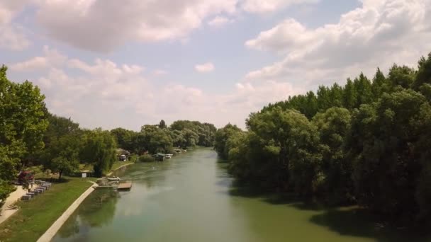 Río Danubio vista — Vídeo de stock