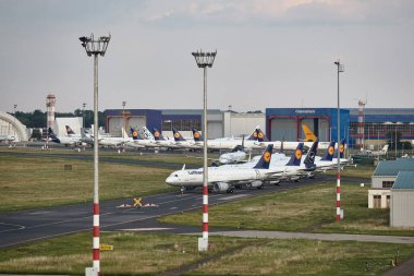 Covid-19 virüs salgını sırasında depolanmayan uçaklar