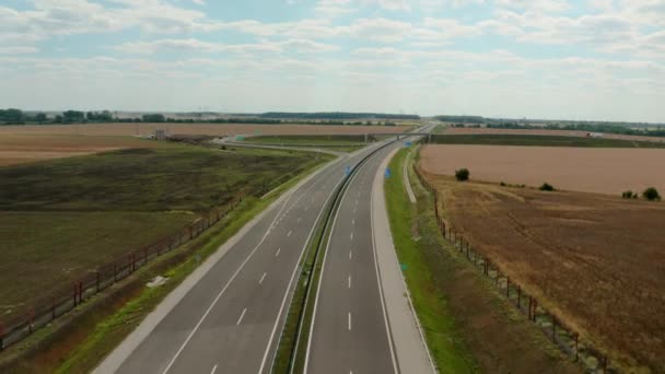 Autopista con tráfico — Vídeo de stock