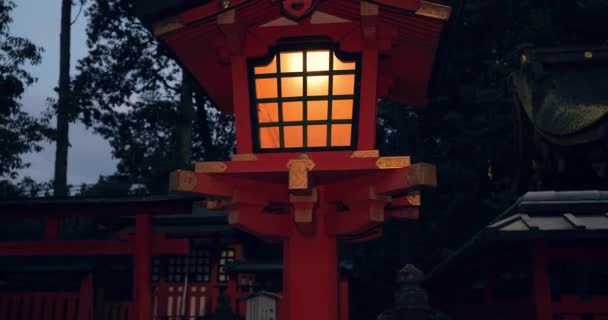 Tradiční styl japonské lucerny v noci — Stock video
