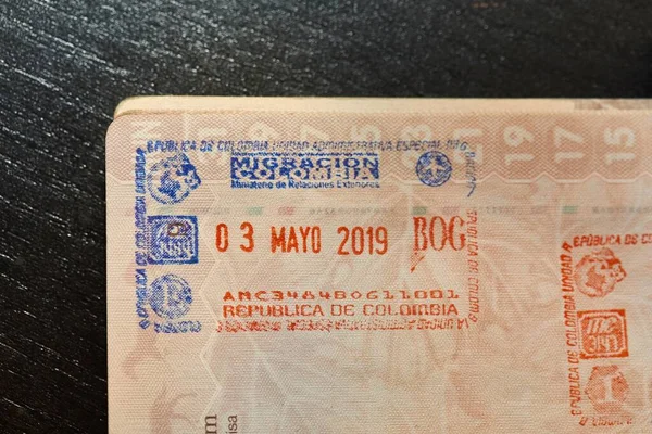 Sello de pasaporte de visa colombiana — Foto de Stock