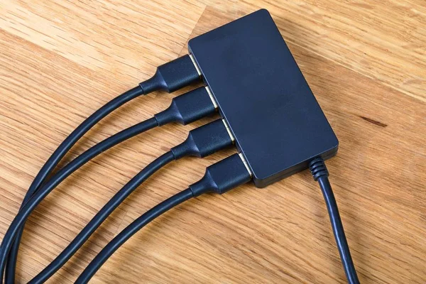 USB-Hubs und Kabel — Stockfoto