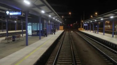 Demiryolu hareketi izler