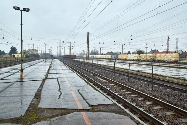 Railway station with passaenger train — Stock Photo, Image