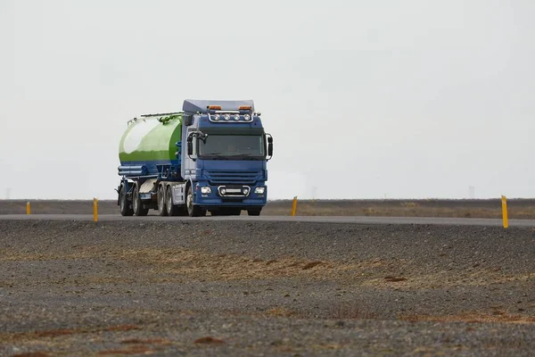 Camión de carga en Islandia — Foto de Stock