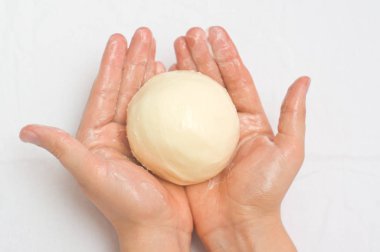 Ellerin tereyağını tutsun. Evde yapılan süt yağı.