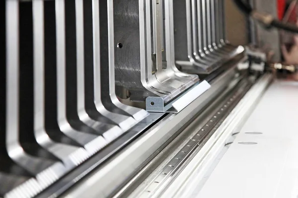 Máquina Automática Dobra Chapa Metal Máquina Cnc Trabalho Fábrica — Fotografia de Stock