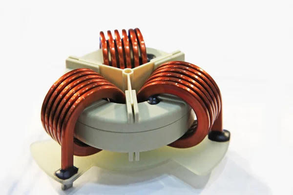 Тороидальный трансформатор — стоковое фото