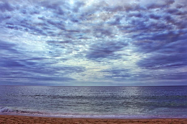 Sole Che Sorge Sulla Spiaggia — Foto Stock