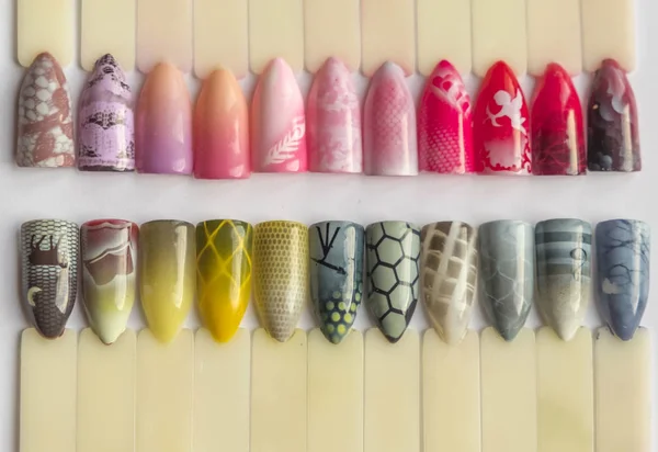 Monsters van vrouwelijke manicure — Stockfoto