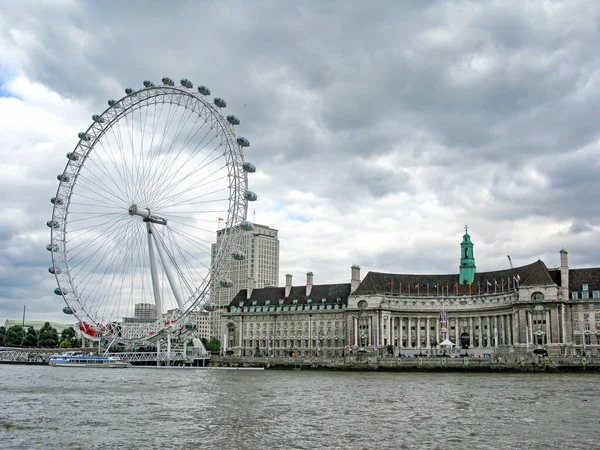 London Eye County Hall London — стоковое фото