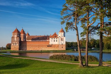 Beyaz Rusya Simgesel Yapı turistik Mir Castle Park, Mir İlçesi, Beyaz Rusya.