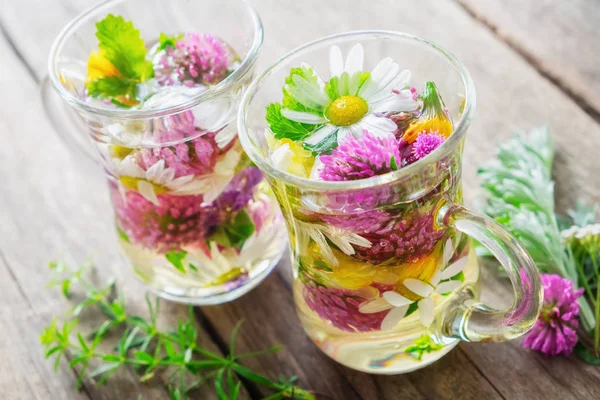 Two Glass Mugss Healthy Herbal Tea Medicinal Herbs Table — Stock Photo, Image