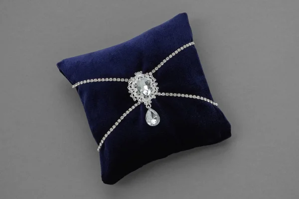 Wedding Pillow for Rings. Luxury vlvet pillow decorated with jew