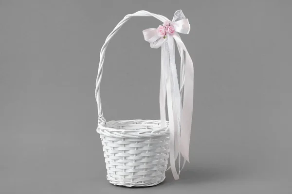 Wedding basket for roses petals. — Stock Photo, Image