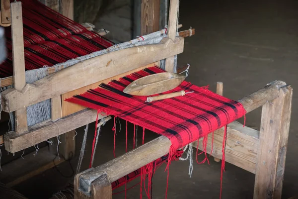 Antique wooden weaving machine. — Stock Photo, Image
