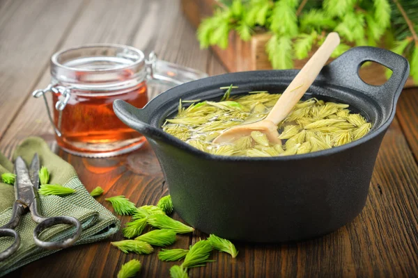 Gekookte Sparren Punten Een Zwarte Pan Pot Honing Siroop Van — Stockfoto