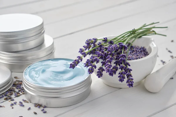 Natuurlijke Biologische Lavendel Crème Mortel Bos Van Droge Lavendel Bloemen — Stockfoto