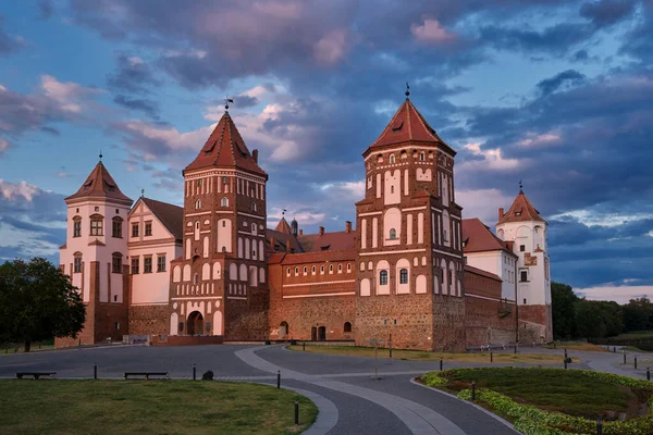 Belorussian Tourist Landmark Attraction Mir Castle Sunset — Stock Photo, Image