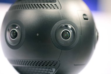 Moskova, Rusya. 10 Eylül 2018. Sanal gerçeklik kamera. 360 kamera Vr insta360 çalışmalarında. 