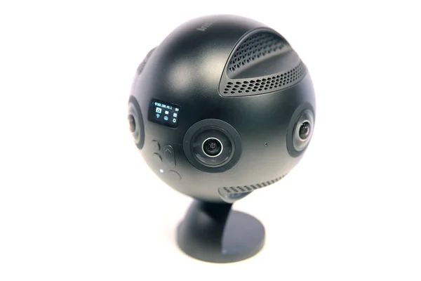Moskova, Rusya. 10 Eylül 2018. Sanal gerçeklik kamera. 360 kamera Vr insta360 çalışmalarında. 