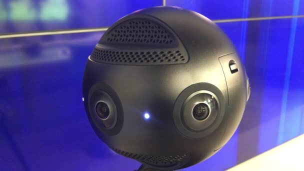 モスクワ ロシア 2018 仮想現実のカメラ 仕事で 360 カメラ Insta360 — ストック動画