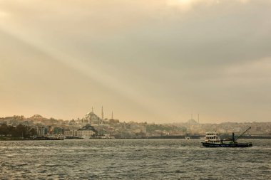 panoramik deniz geçen gemi, güzel gökyüzü bulutlu