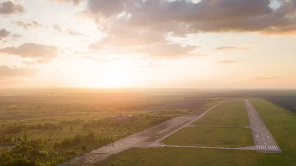 Воздушный Вид Зеленые Летние Поля Восходе Солнца — стоковое фото