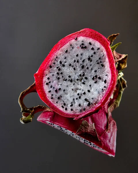 Trópusi Gyümölcs Pitahaya Vagy Dragonfruit Érett Felét — Stock Fotó