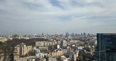 Kiev cityscape, Ukrayna, güneşli bir hava görünümünü