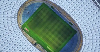 yeşil futbol sahası ve boş koltuklar, video 