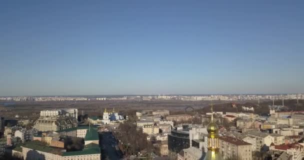 乌克兰基辅城市建筑和 Dnipro 河鸟瞰图 — 图库视频影像