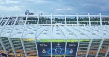 Olimpiyskiy ulusal spor kompleksi, Kiev, Ukrayna hava gece görünümü 