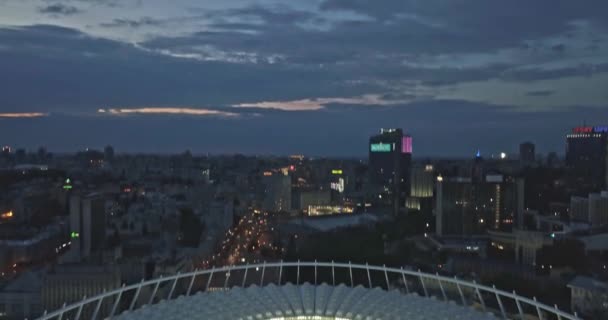 Vista Aérea Nocturna Del Complejo Deportivo Nacional Olimpiyskiy — Vídeos de Stock